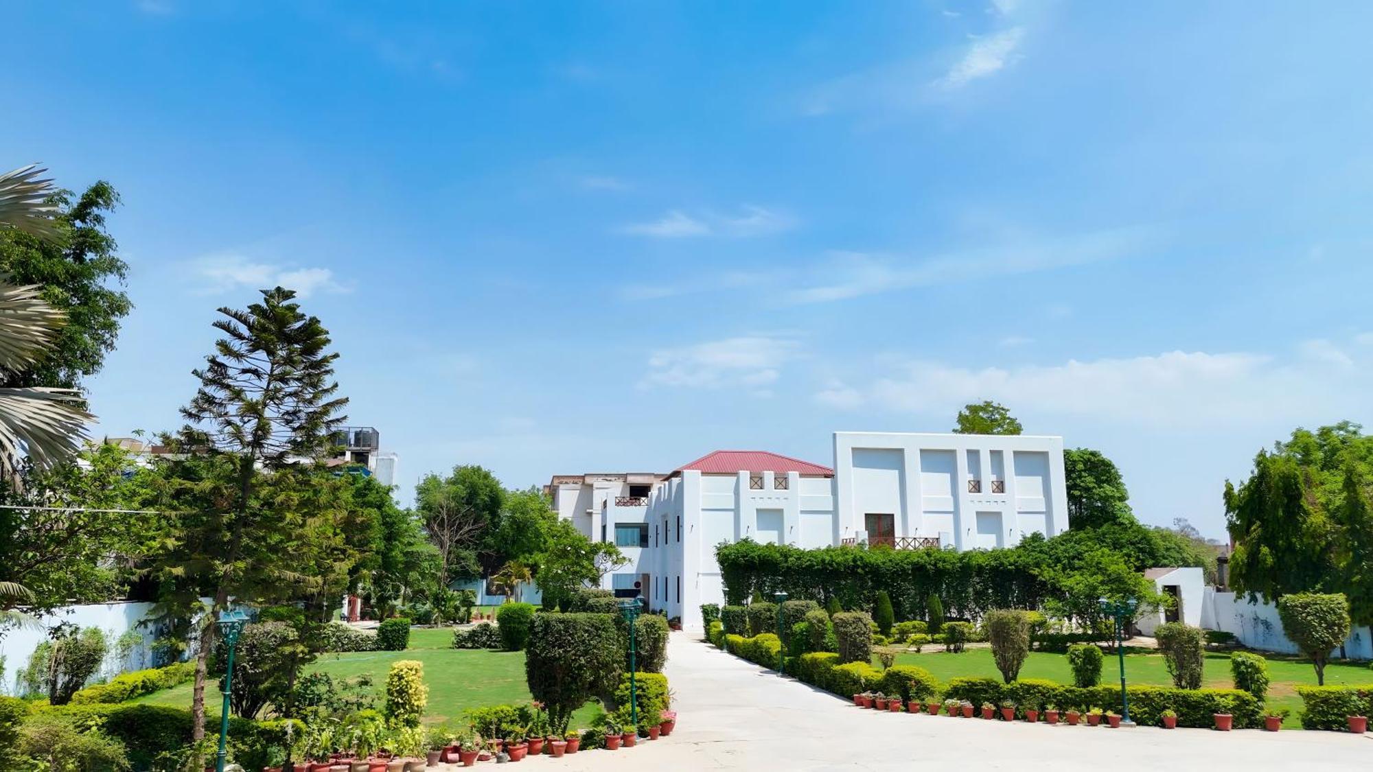 Pink Villa Boutique Hotel Meerut Esterno foto
